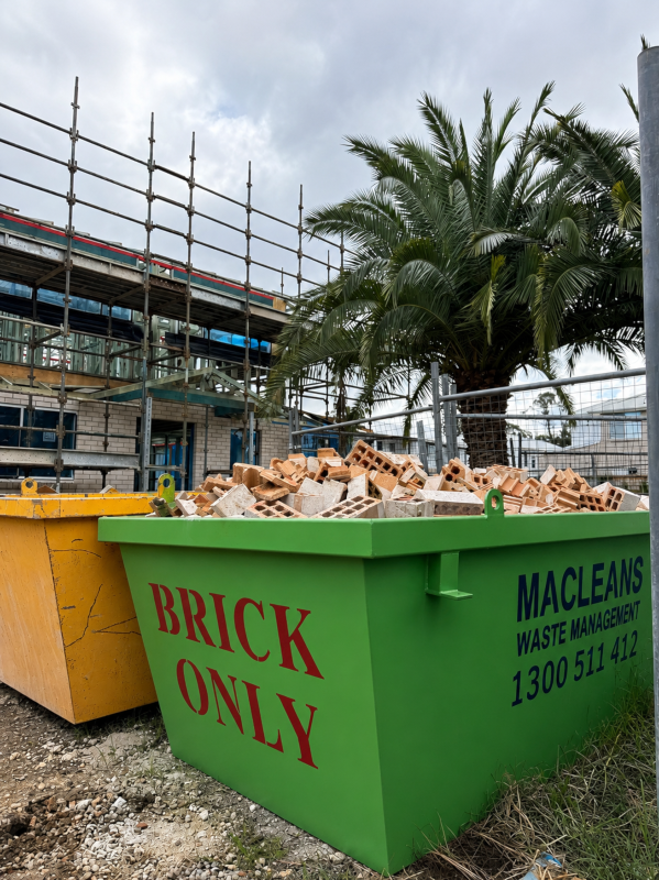 Skip & hooklift bins